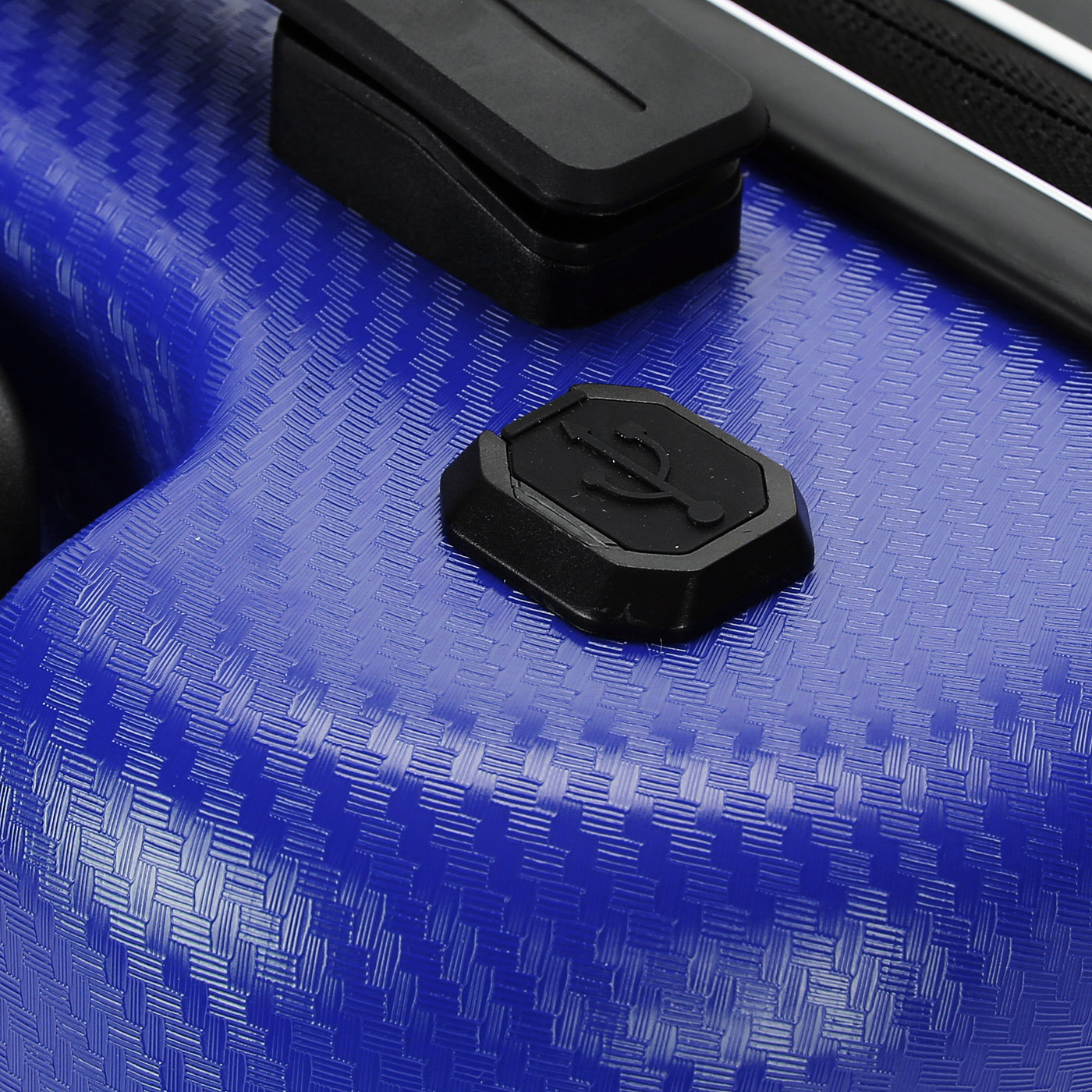 Чемодан маленький S из ABS-пластика с кодовым замком DKNY DKNY-118 Blaze