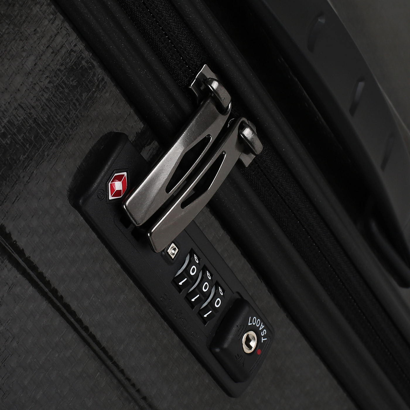 Чемодан очень большой XL из материала Curv с кодовым замком Samsonite C-Lite