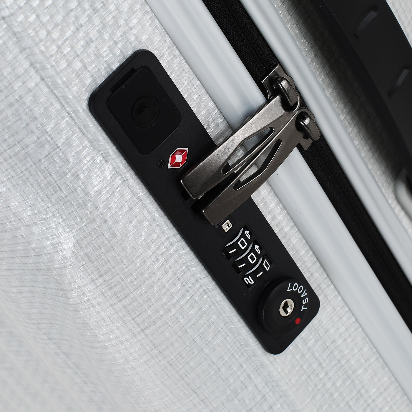 Чемодан для ручной клади из материала Curv с кодовым замком Samsonite C-Lite