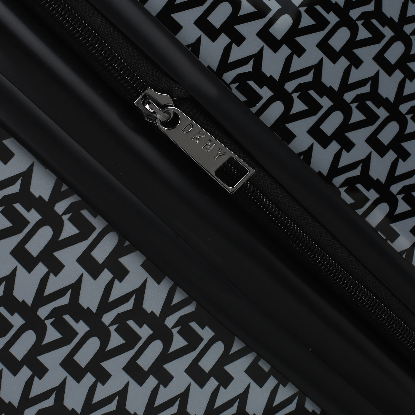 Чемодан большой L из ABS-пластика с кодовым замком DKNY DKNY-069 Vintage Signature Hardside