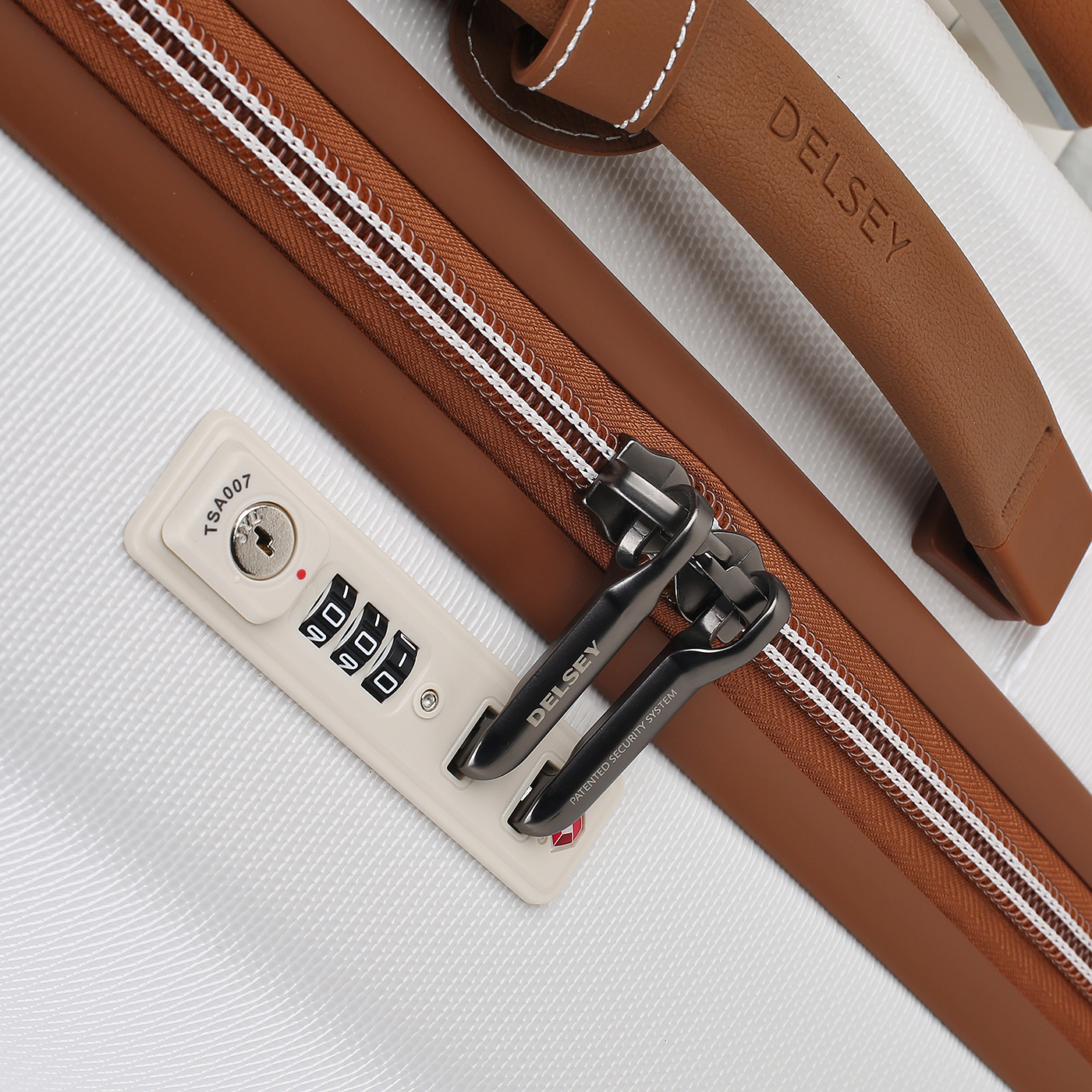 Чемодан большой L из поликарбоната Delsey Chatelet Air