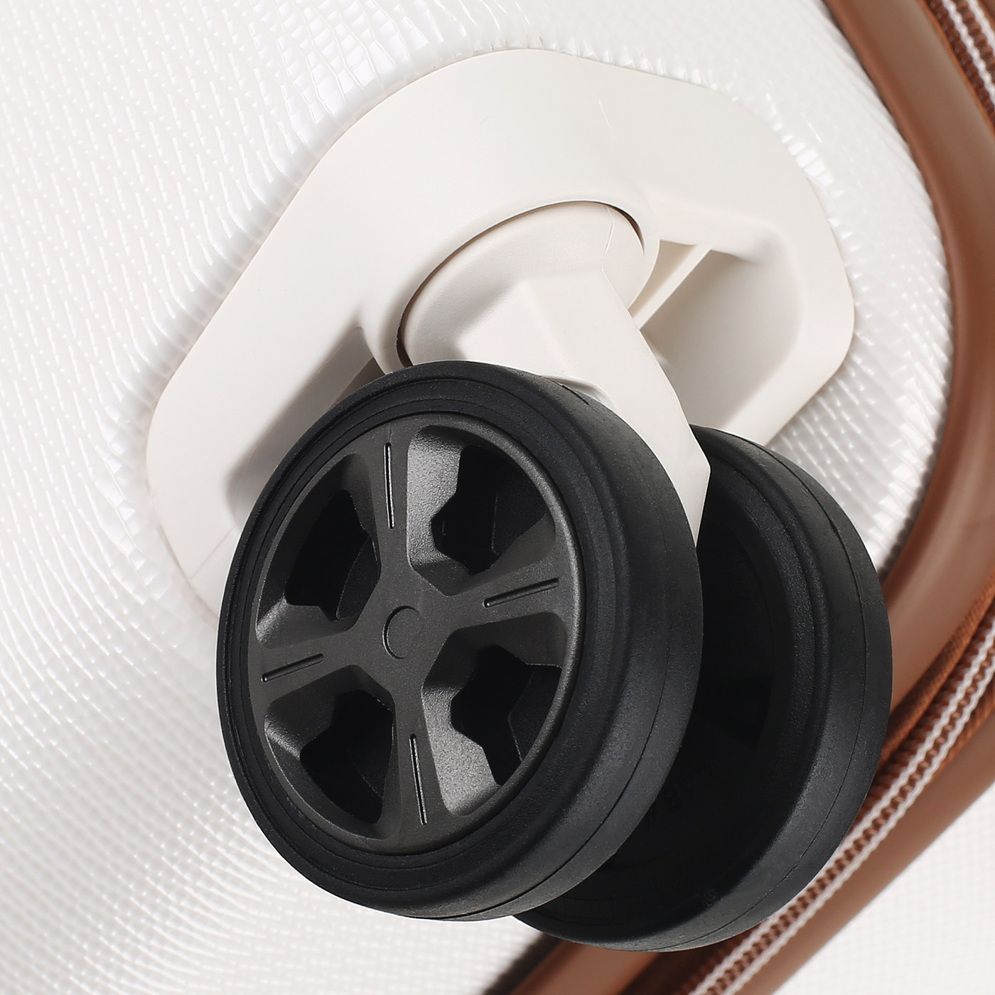 Чемодан для ручной клади из поликарбоната Delsey Chatelet Air