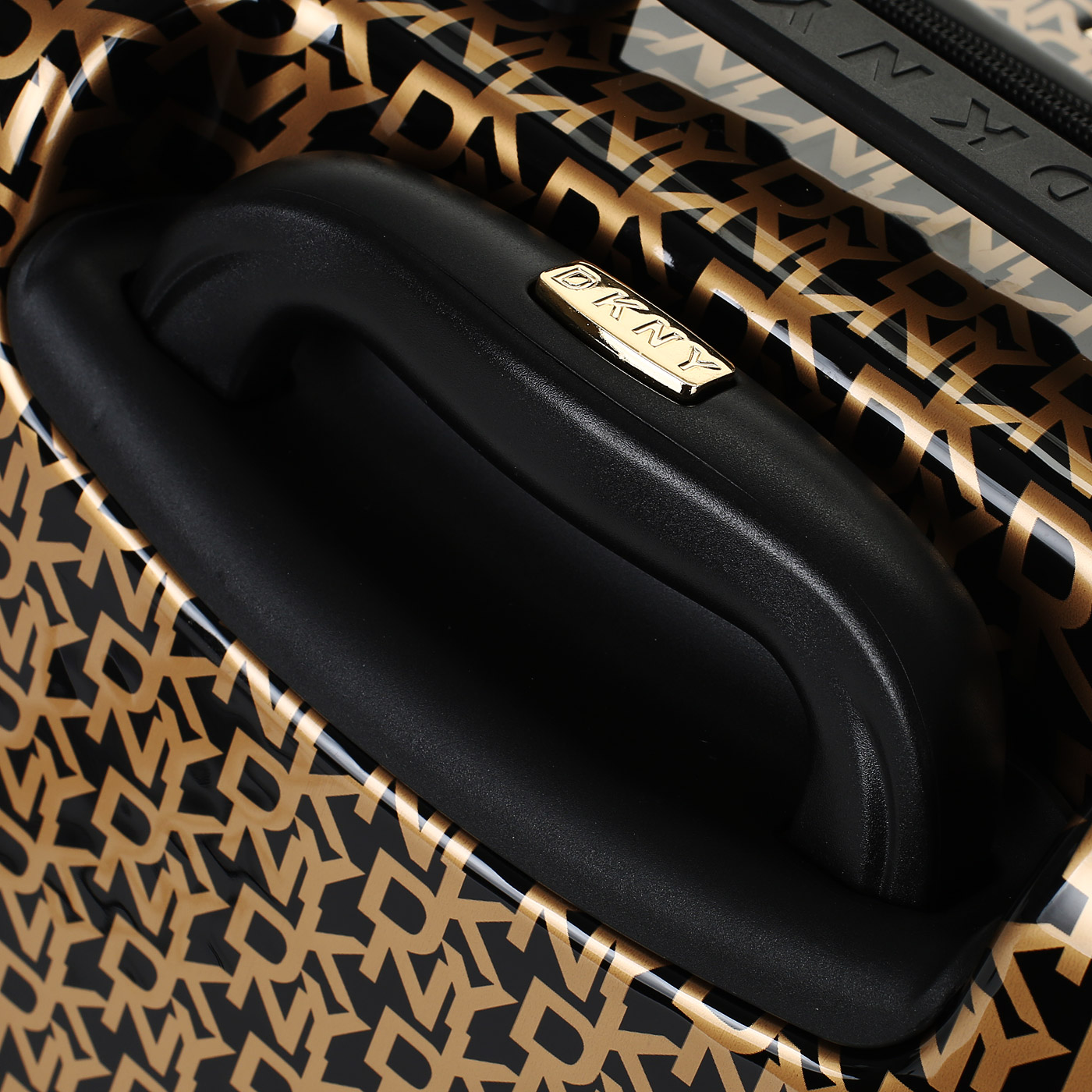 Чемодан средний M из ABS-пластика с кодовым замком DKNY DKNY-069 Vintage Signature Hardside