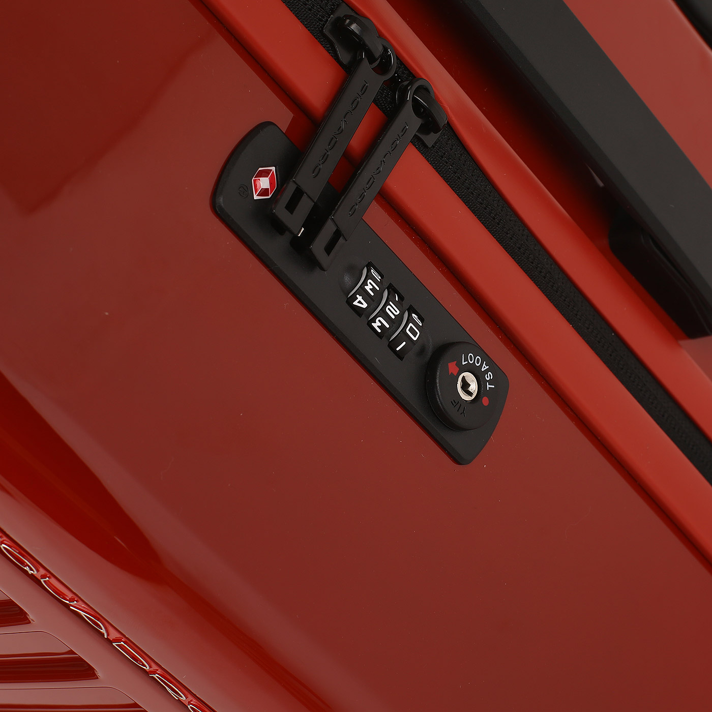 Чемодан средний M из поликарбоната с кодовым замком Piquadro Seeker