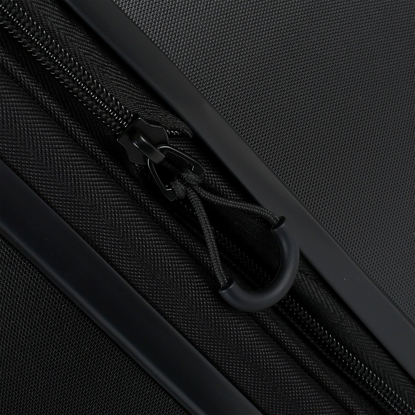 Чемодан средний M из ABS-пластика с кодовым замком Calvin Klein CK-634 Landscape HS