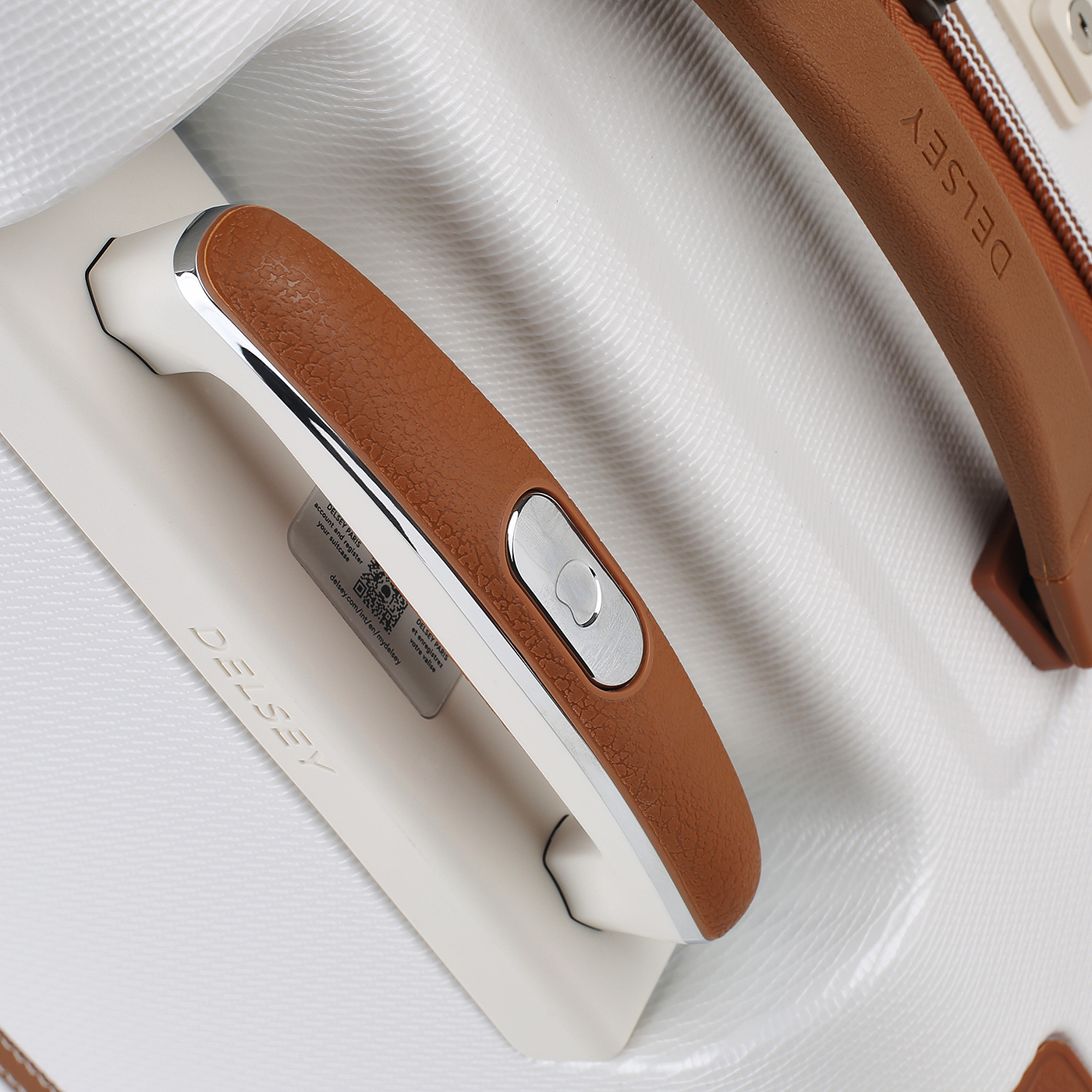 Чемодан большой L из поликарбоната Delsey Chatelet Air